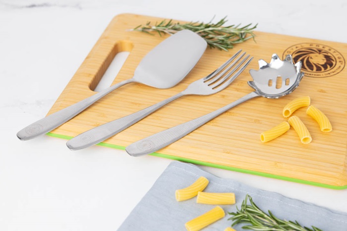 4_Royal Prestige 3-Piece Complementary Serving Set_Lifestyle Image